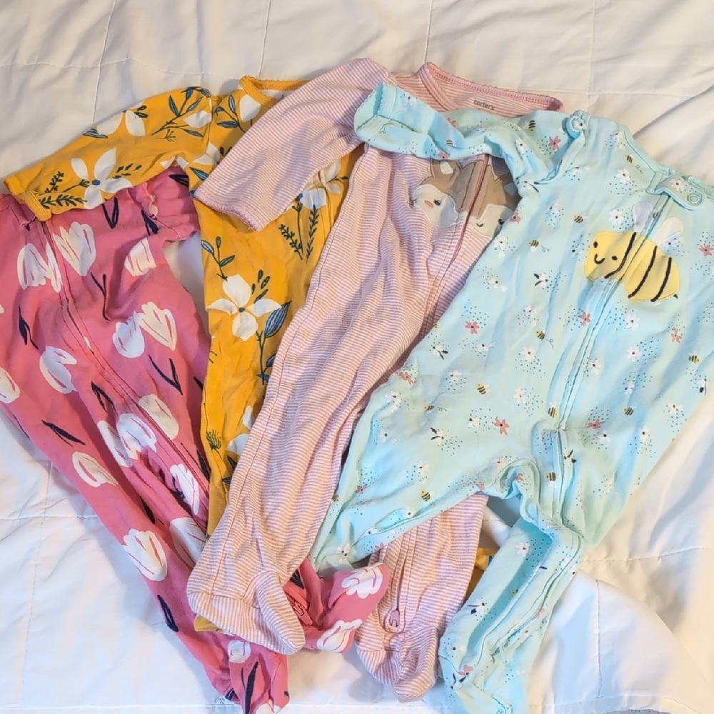 Lot of 4 9M Girls Carter's Footies